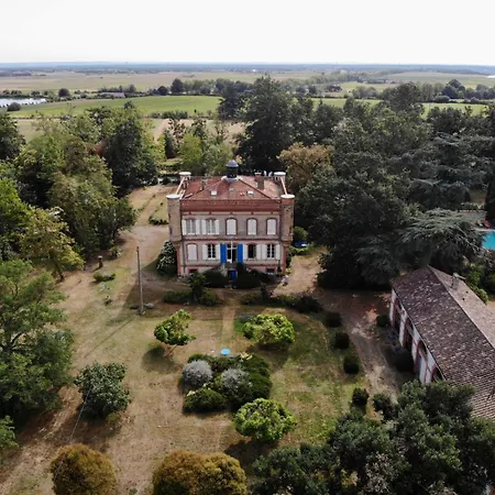 Chateau Lagaillarde Bed & Breakfast Thil (Haute-Garonne)